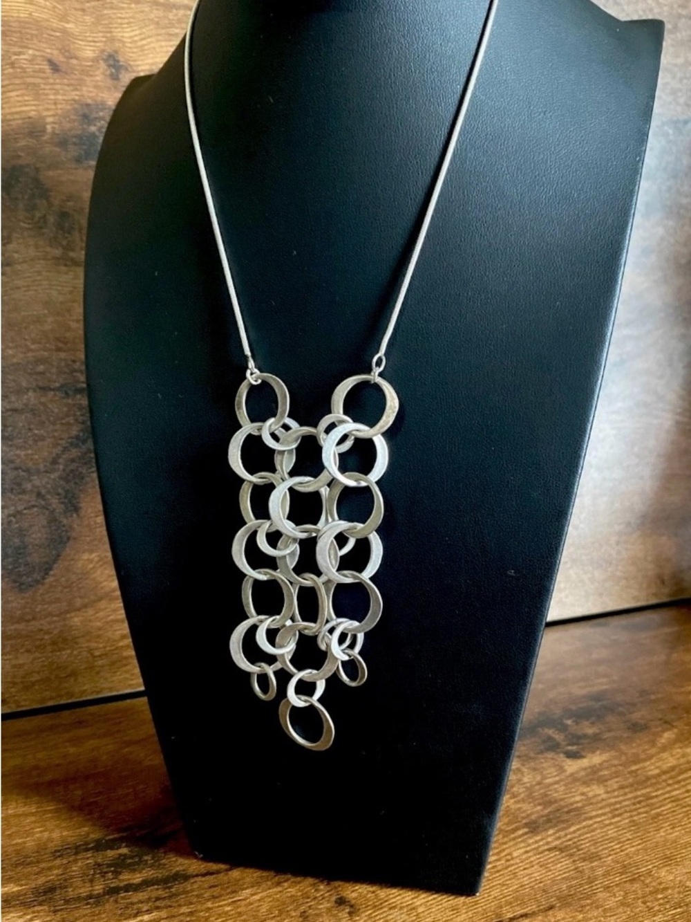 Sterling silver ITALY 925 Interlocking Circle Pendant attached Necklace